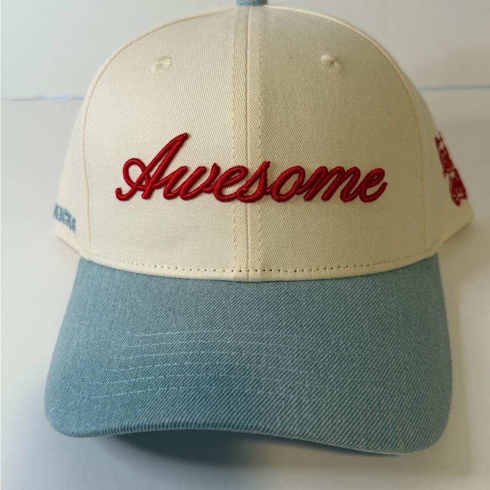 Vee Friends Coolkicks collab 'Awesome' Baseball Cap - Cream & Light Blue